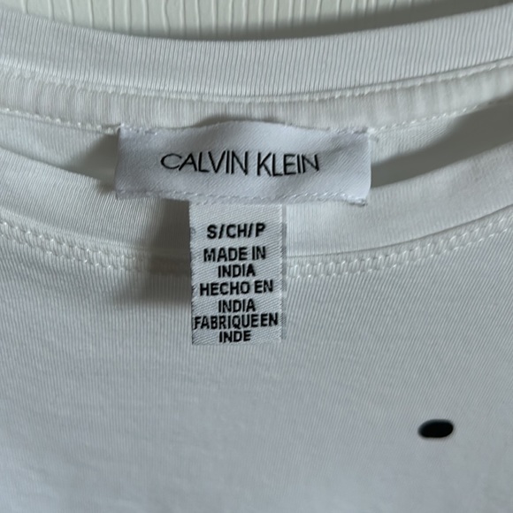 Women’s Calvin Klein t-shirt - Picture 2 of 2